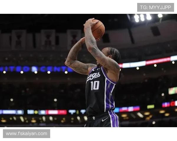 德罗赞利用高效中距离单打拉开与库里投射效率差距